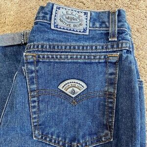 LEVI’S NATIVE BLUE vintage Junior’s heavily ripped destroyed high rise jeans 13